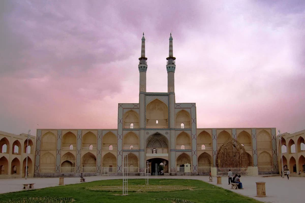 بازدید از مجموعهٔ امیرچخماق
