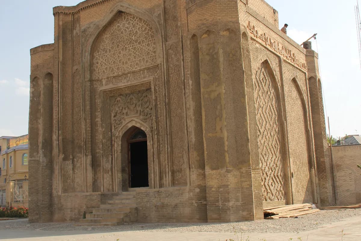 بازدید از گنبد علویان