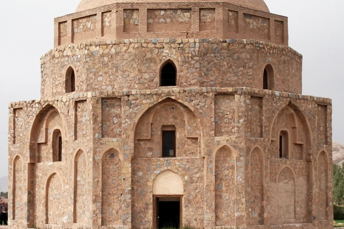 بازدید از گنبد جبلیه