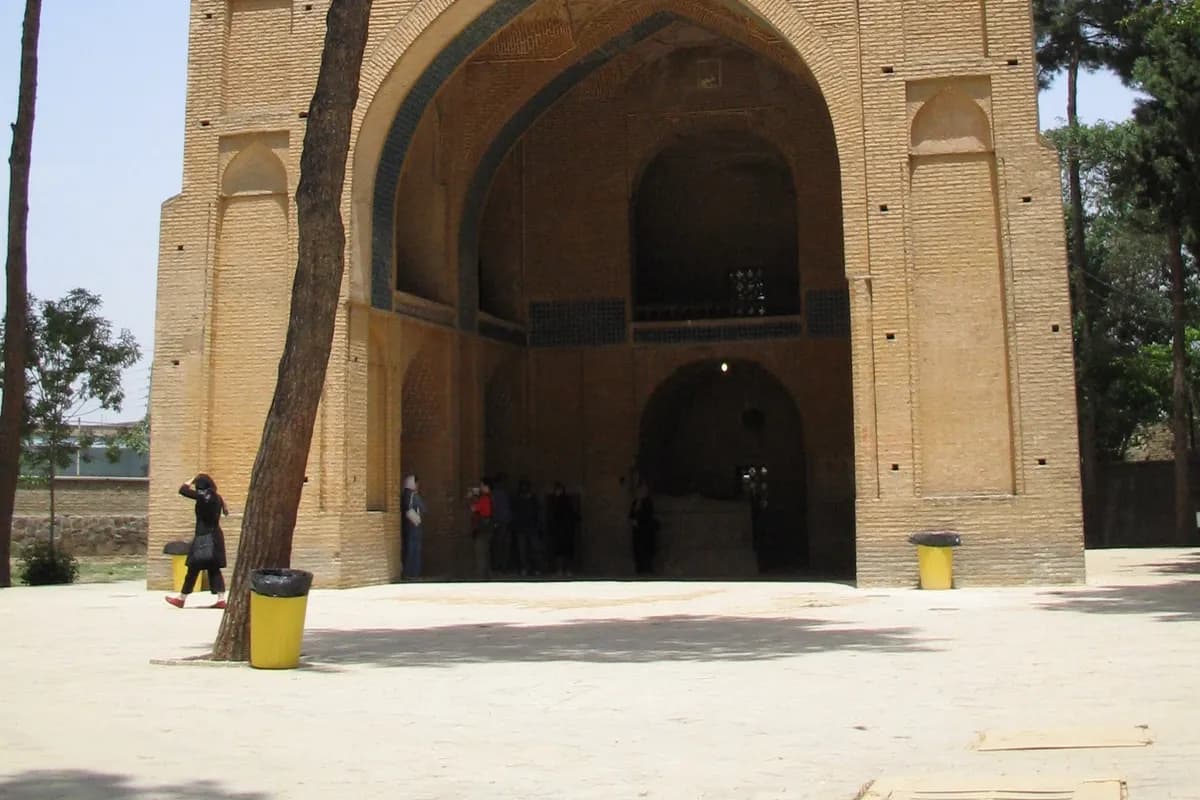 بازدید از منارجنبان