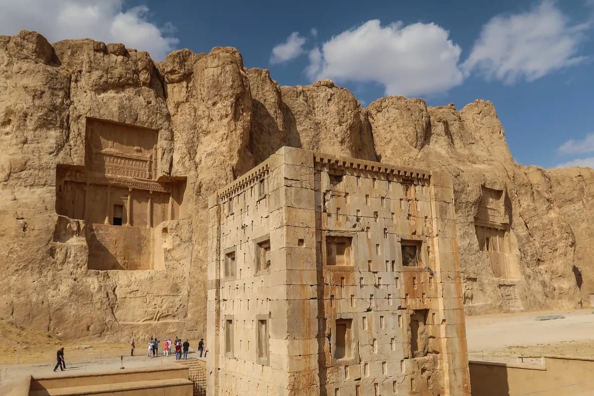 بازدید از نقش رستم