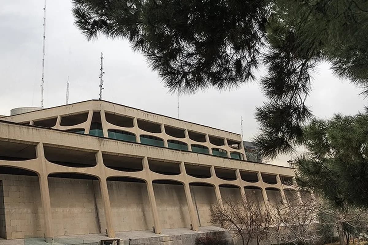 بازدید از موزهٔ فرش ایران