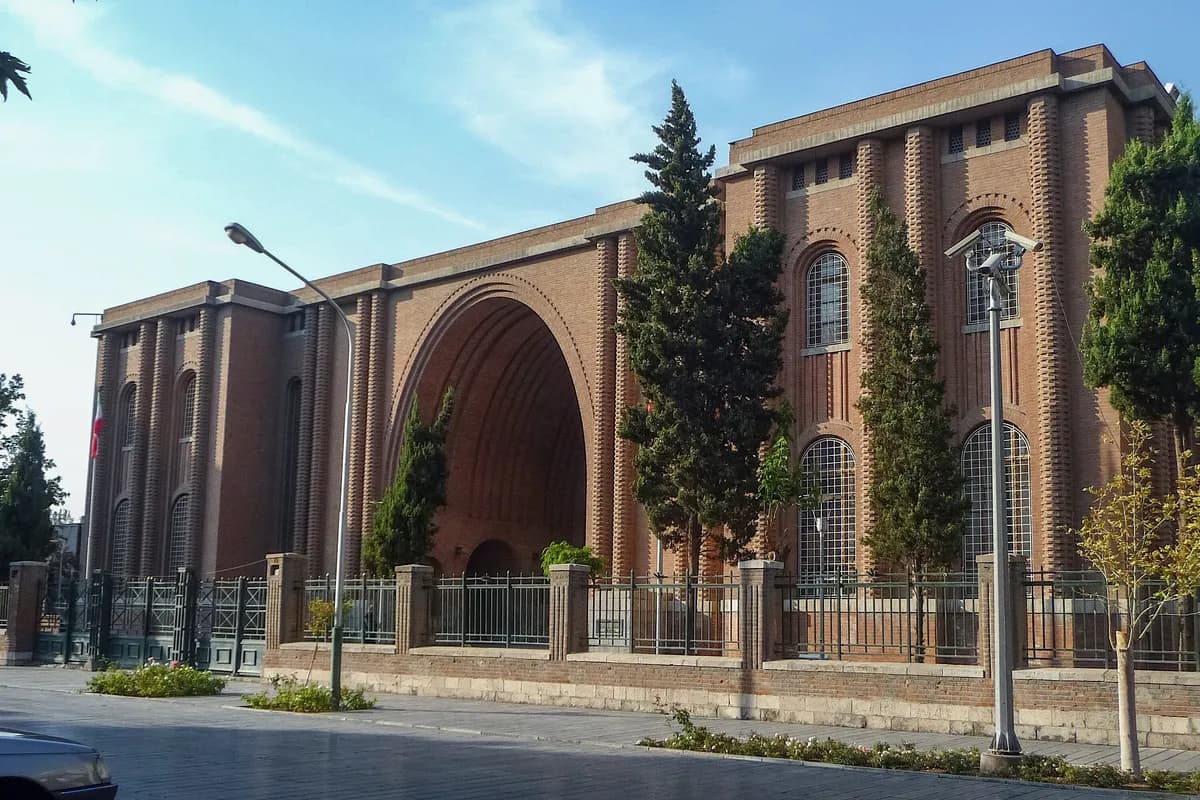 بازدید از موزهٔ ملی ایران